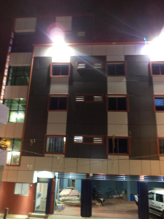 Blue Moon Residency Mysore Exterior foto